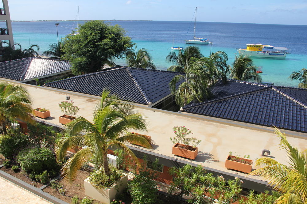 Bonaire Seaside Apartments Exterior photo